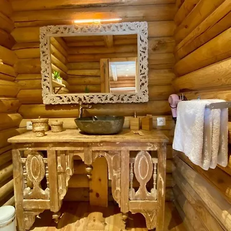 Le Sanglier Amoureux Bed & Breakfast Érezée