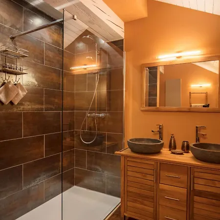 Le Sanglier Amoureux Bed & Breakfast