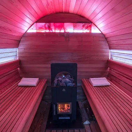 Le Sanglier Amoureux Bed & Breakfast 4*